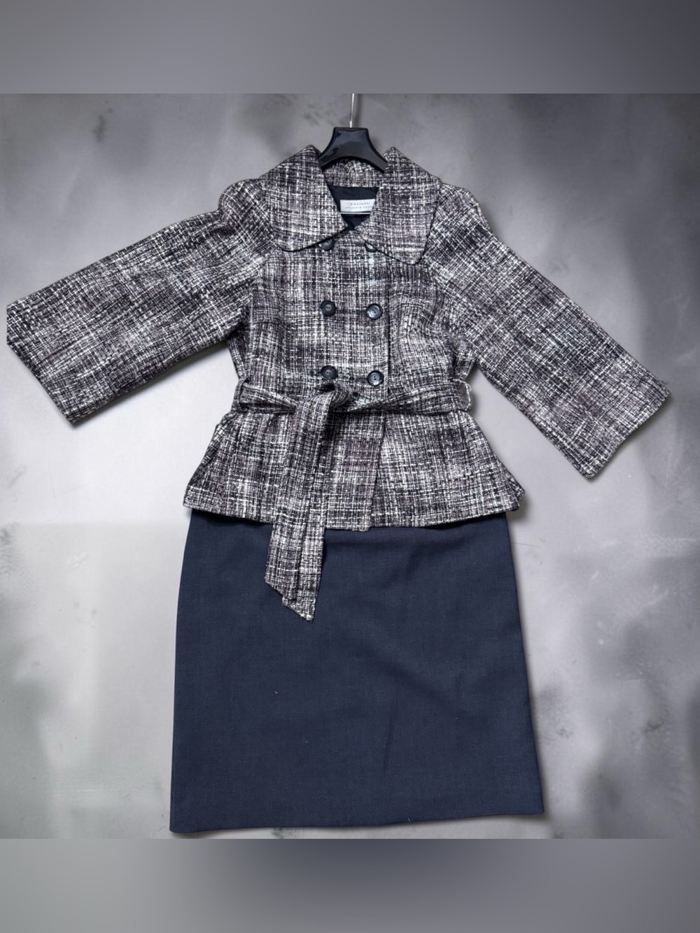 Tahari Arthur S. Levine Brown /Black/ Plum Tweed Belted Skirt Suit Size 12